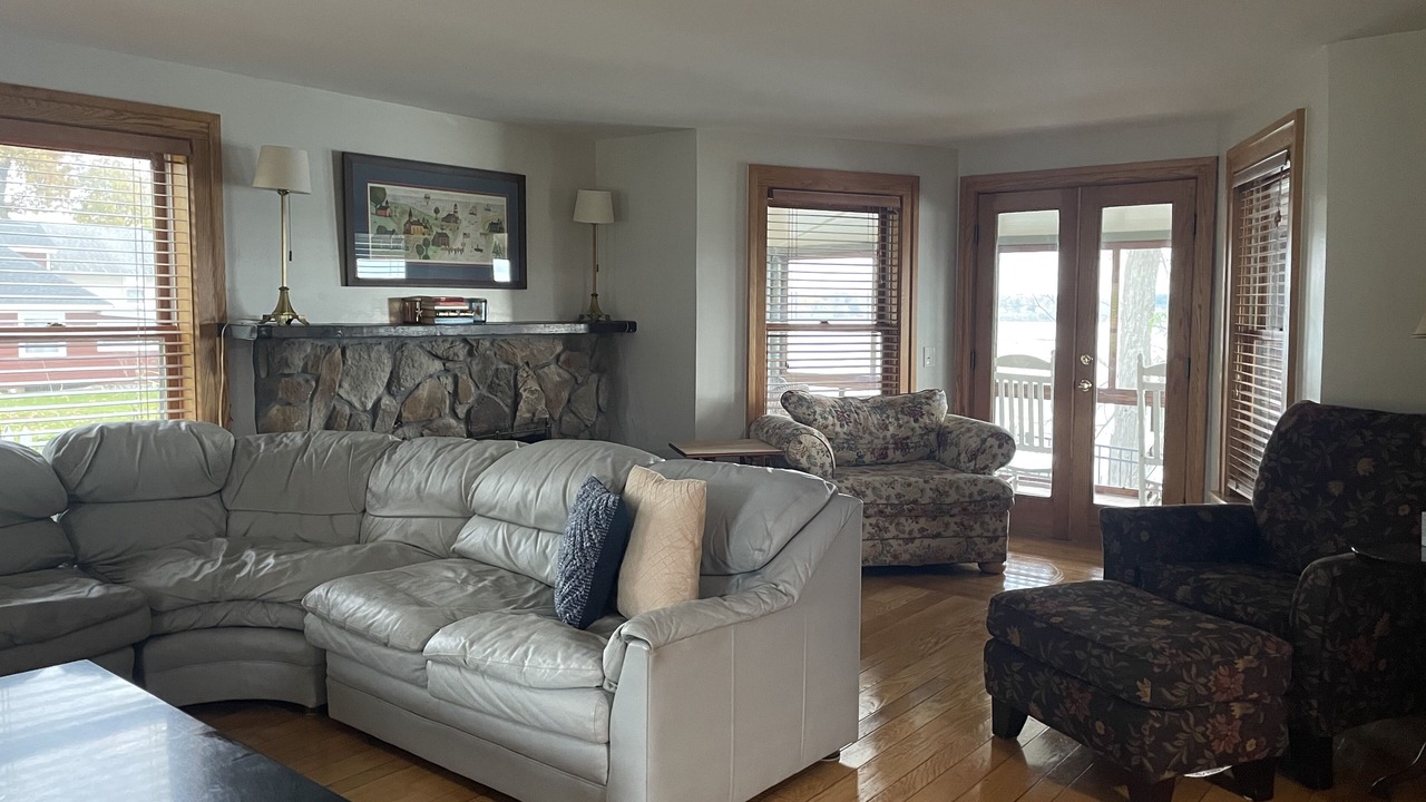 Photo of Livingroom in Seneca Falls