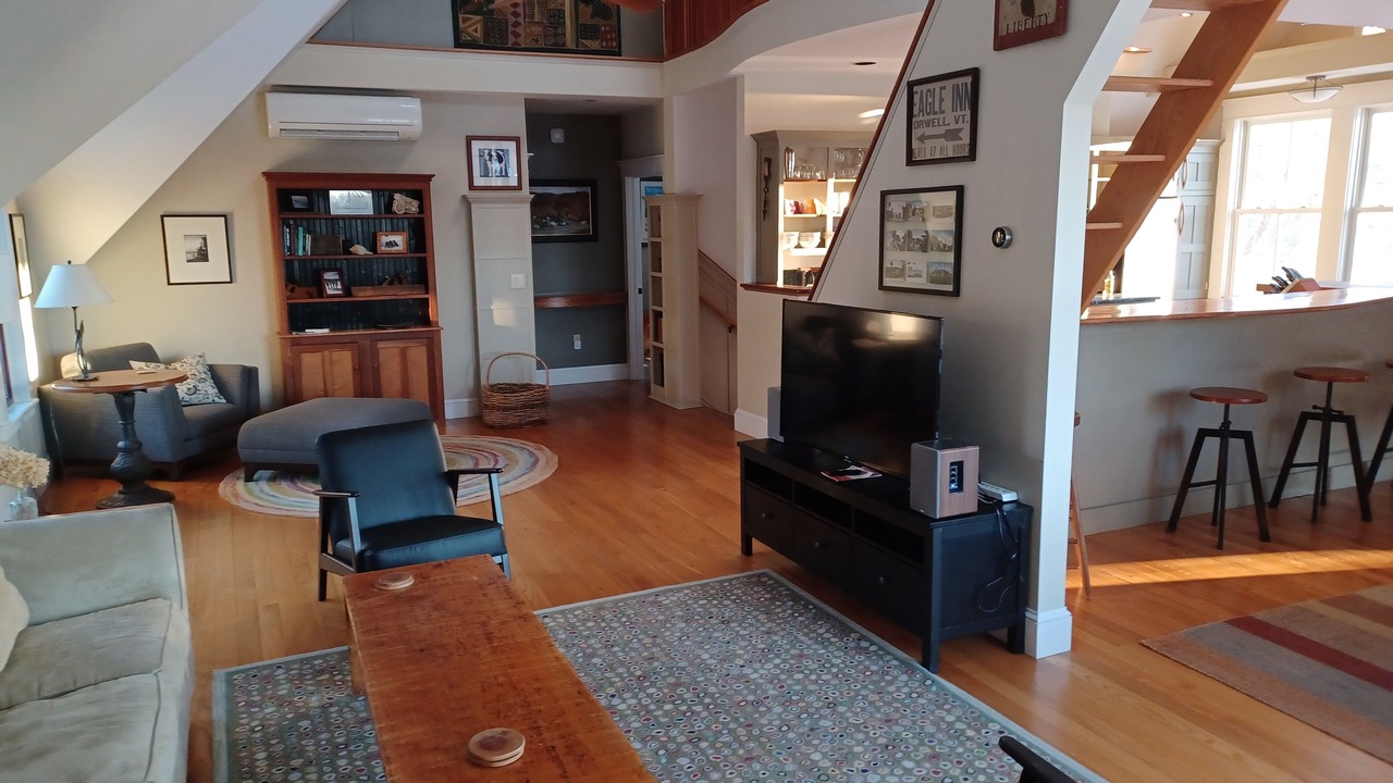 Photo of Livingroom in Middlebury - Warren