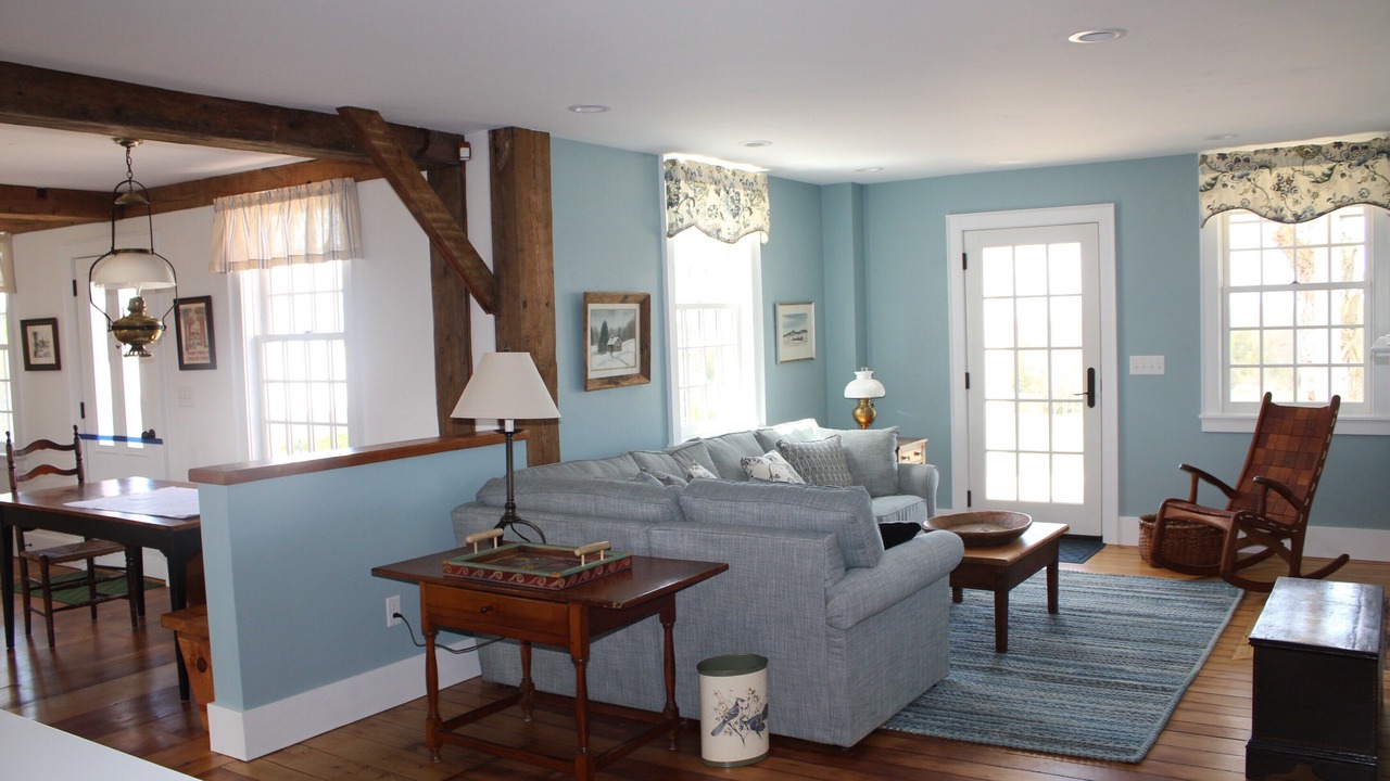 Photo of Livingroom in Middlebury - Warren