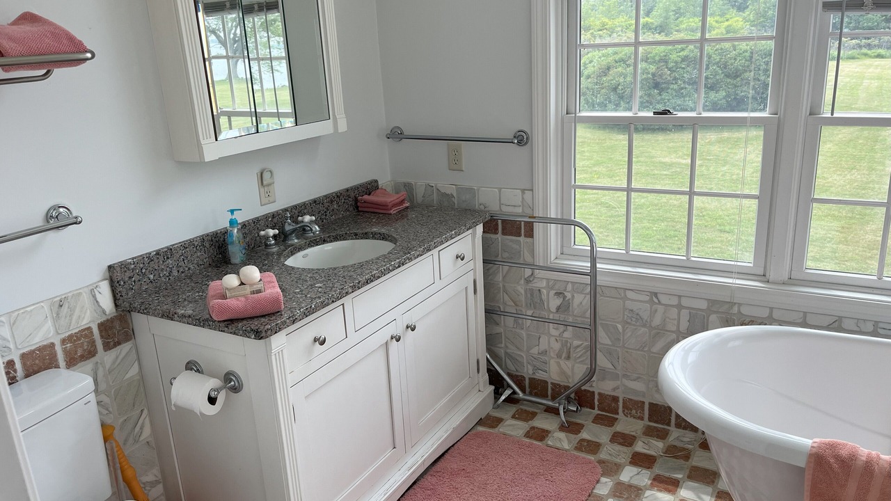 Photo of Bathroom in Cape Vincent