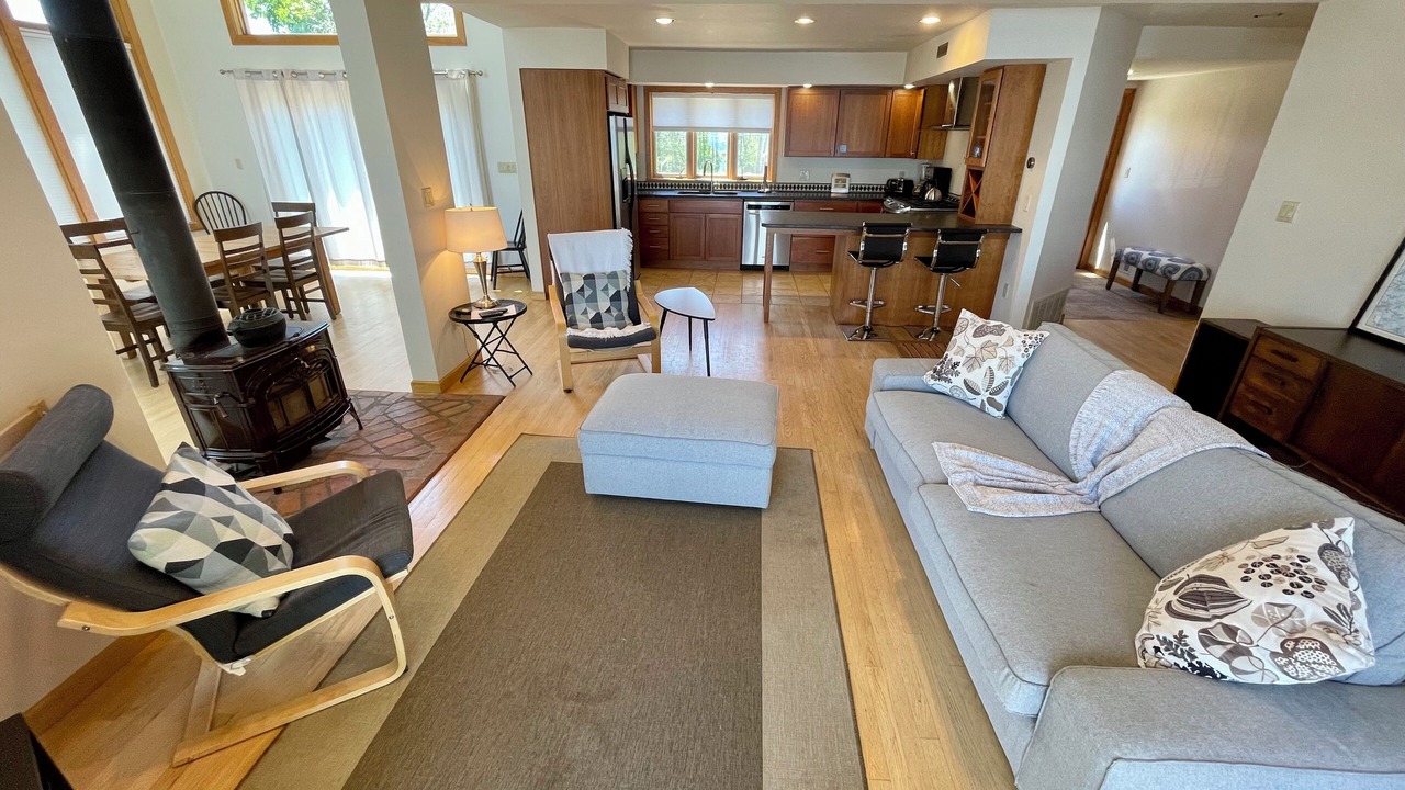 Photo of Livingroom in Saratoga Springs