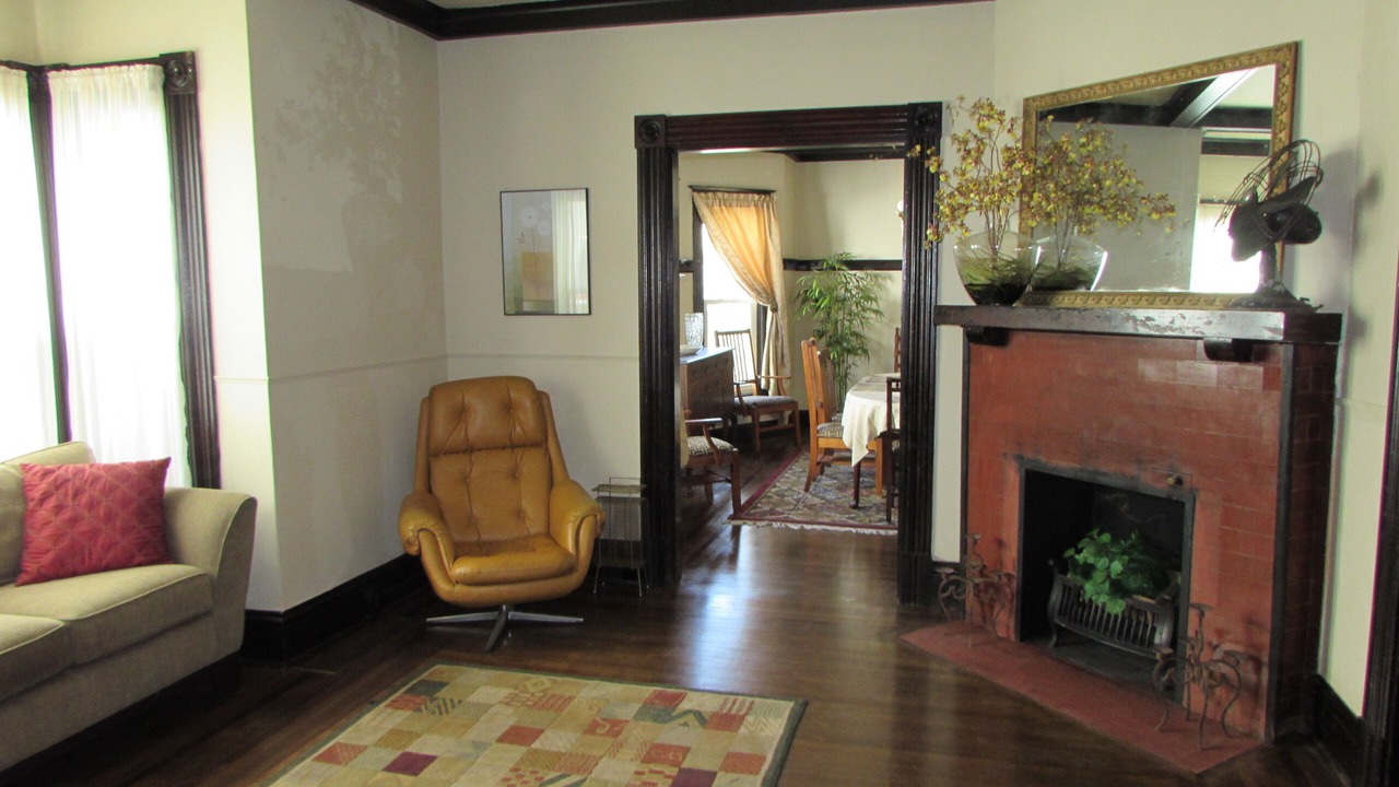 Photo of Bedroom in Downtown Niagara Falls