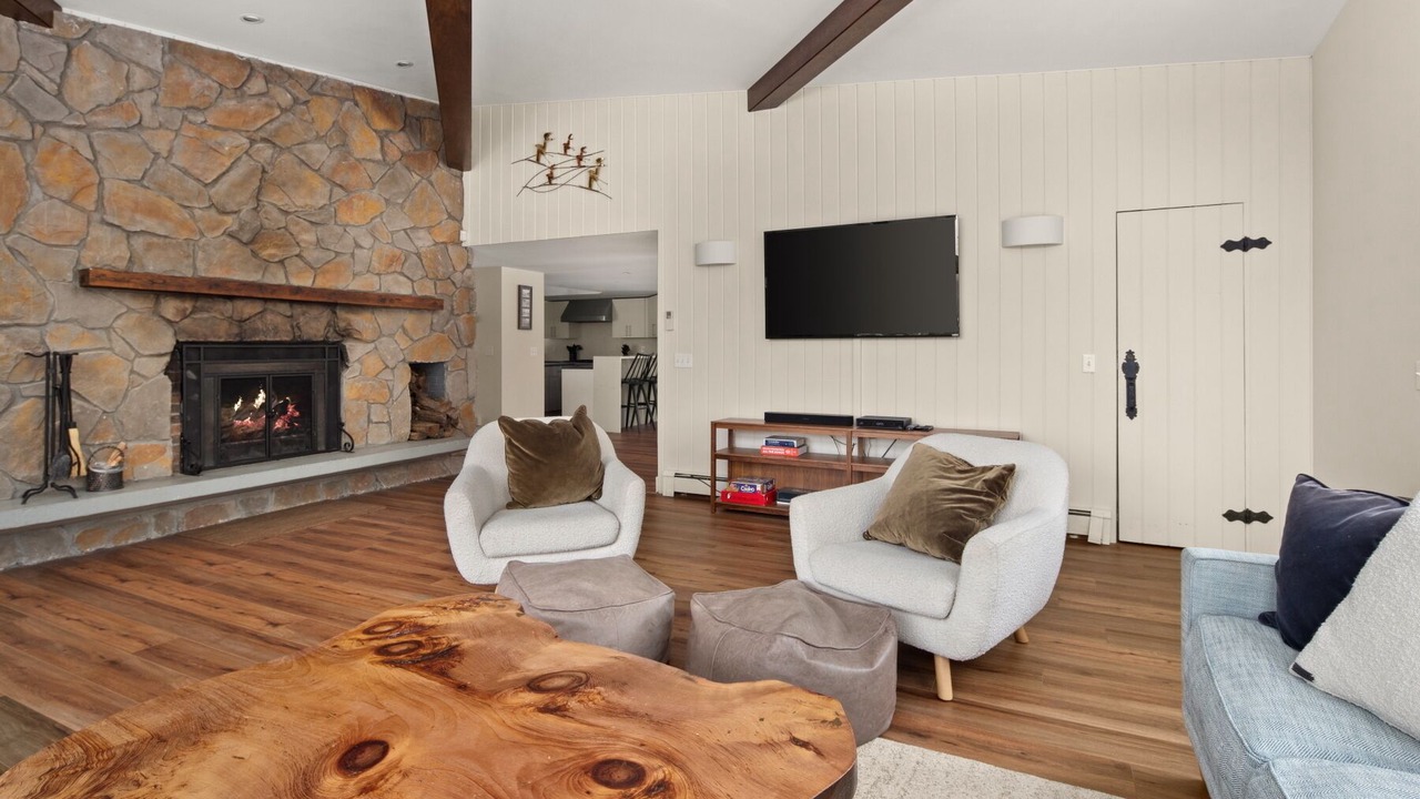 Photo of Livingroom in Stowe Area