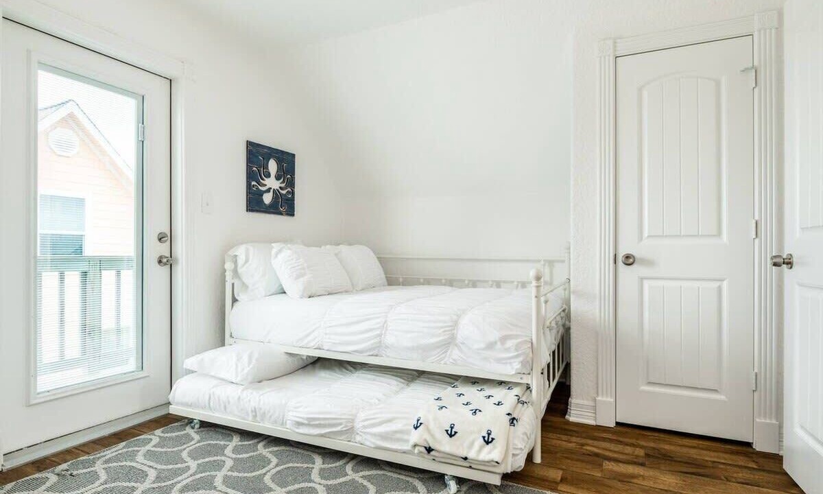 Photo of Bedroom in Surfside Beach