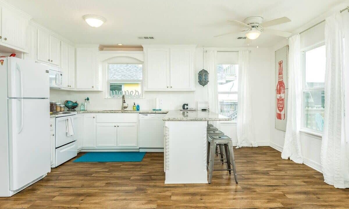 Photo of Kitchen in Surfside Beach