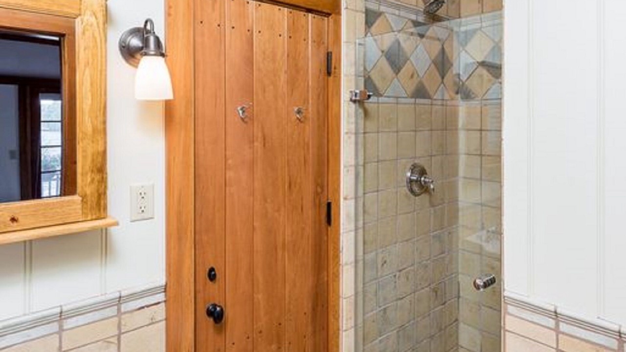 Photo of Bathroom in Grenell