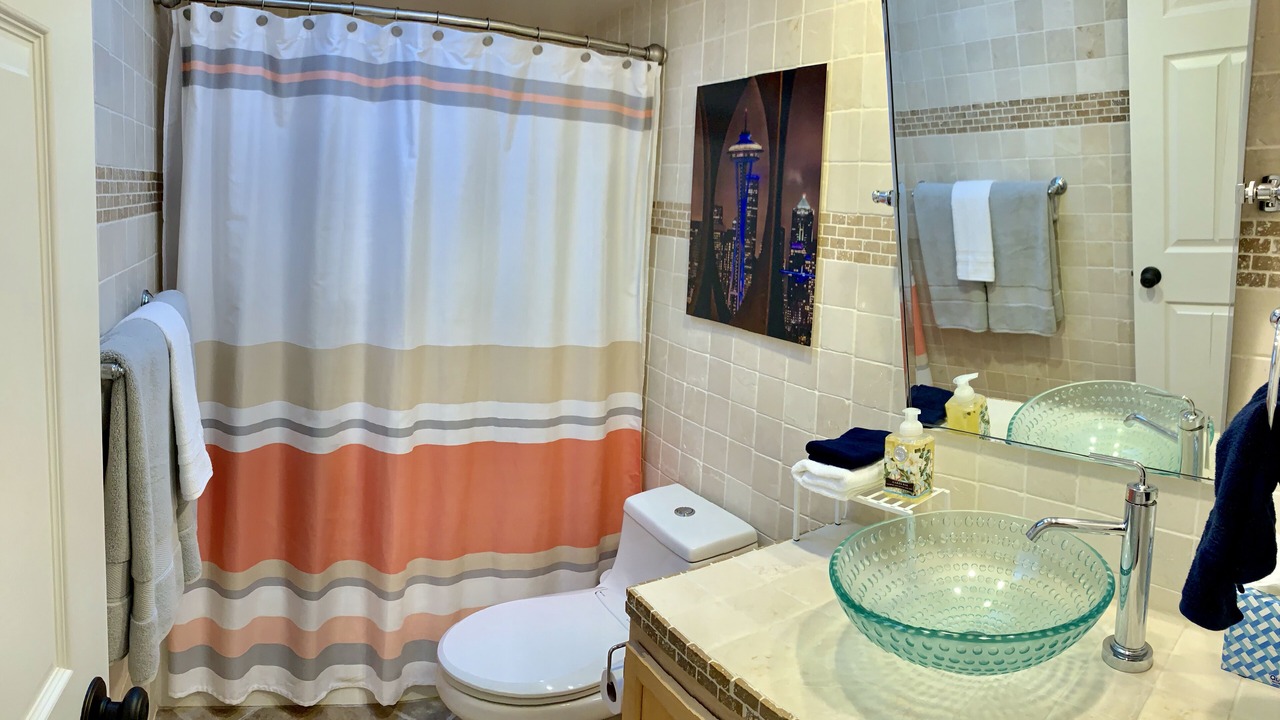 Photo of Bathroom in Honeyridge Manor