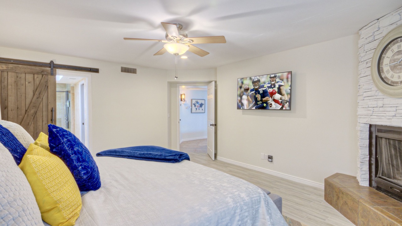 Photo of Bedroom in Honeyridge Manor
