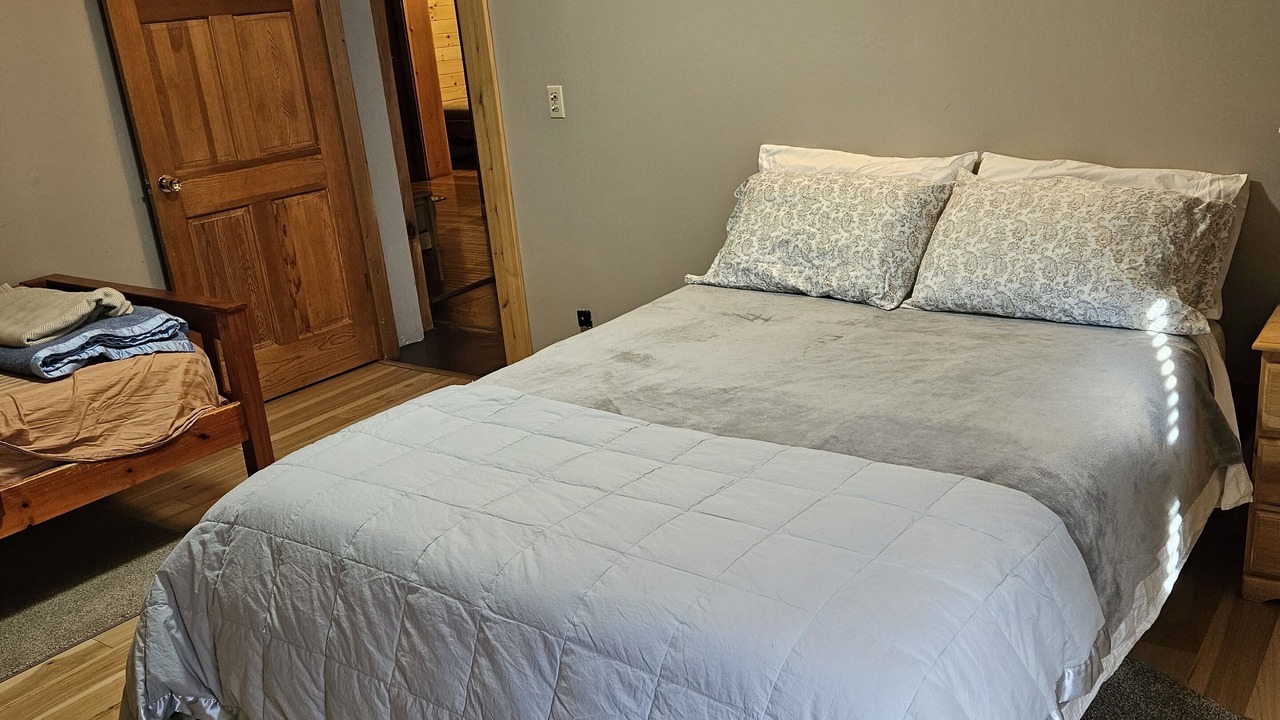 Photo of Bedroom in Stark