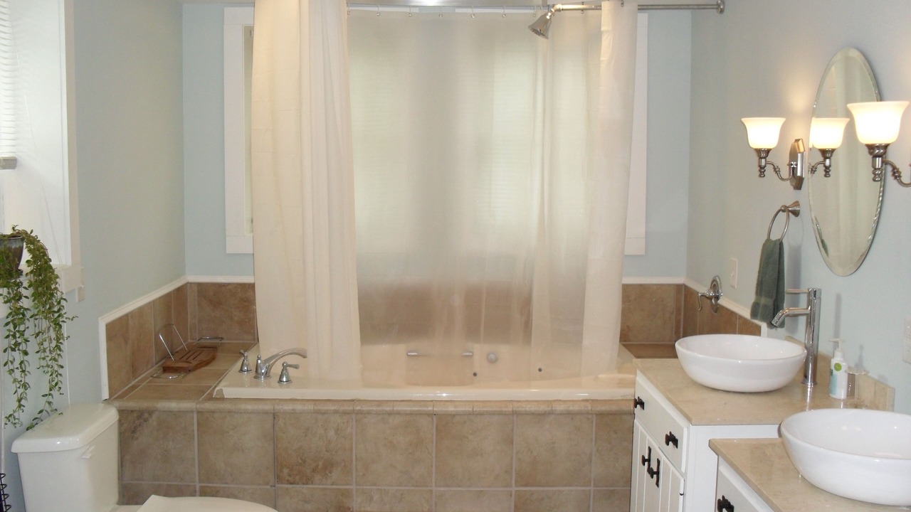 Photo of Bathroom in Valois