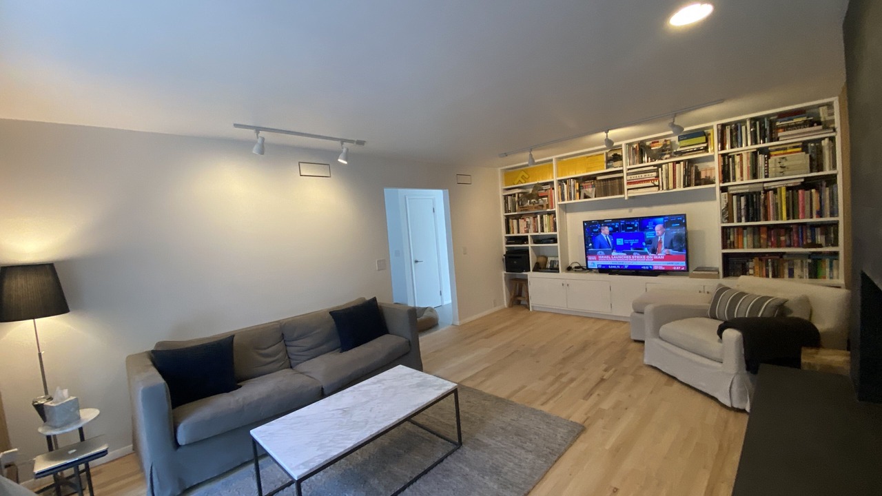 Photo of Livingroom in Amagansett North