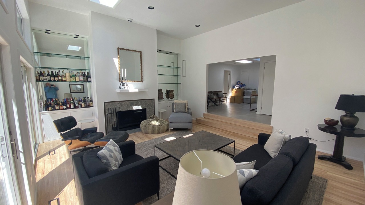 Photo of Livingroom in Amagansett North