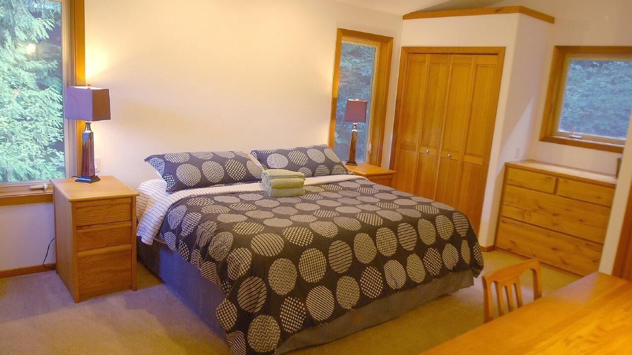 Photo of Bedroom in Maple Falls