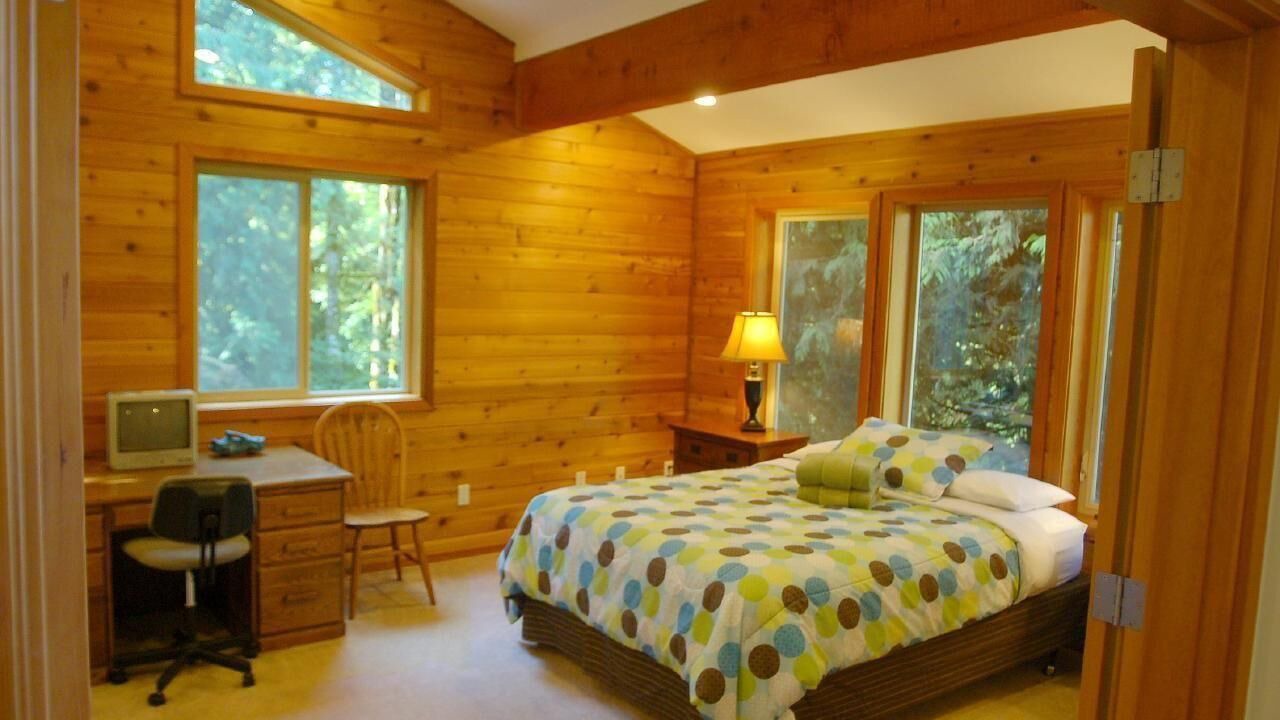 Photo of Bedroom in Maple Falls