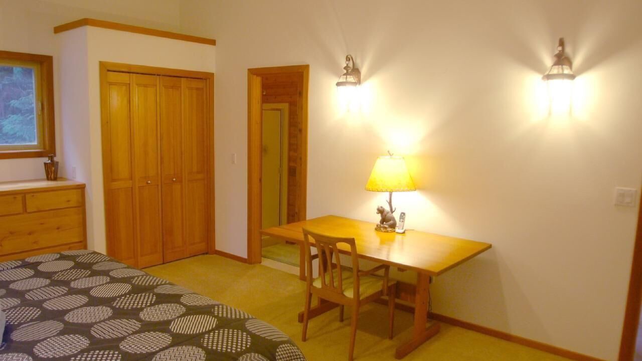 Photo of Bedroom in Maple Falls