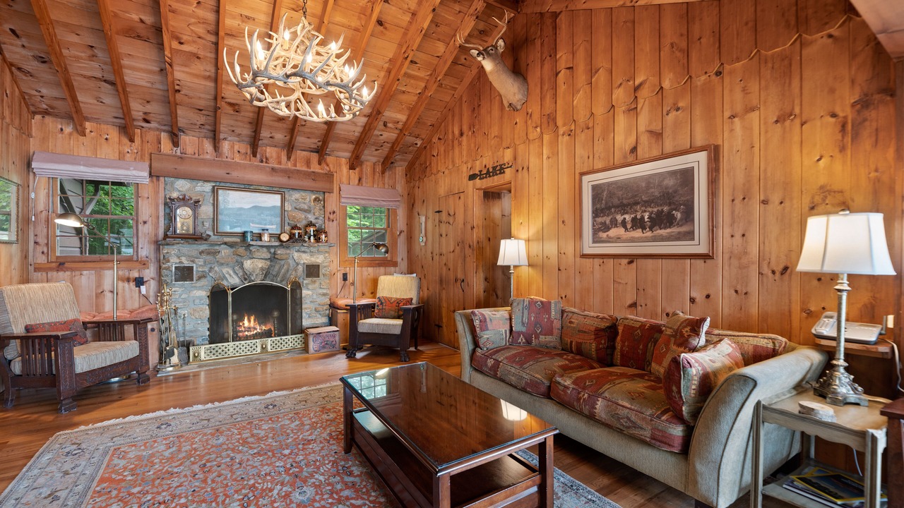 Photo of Livingroom in Brant Lake