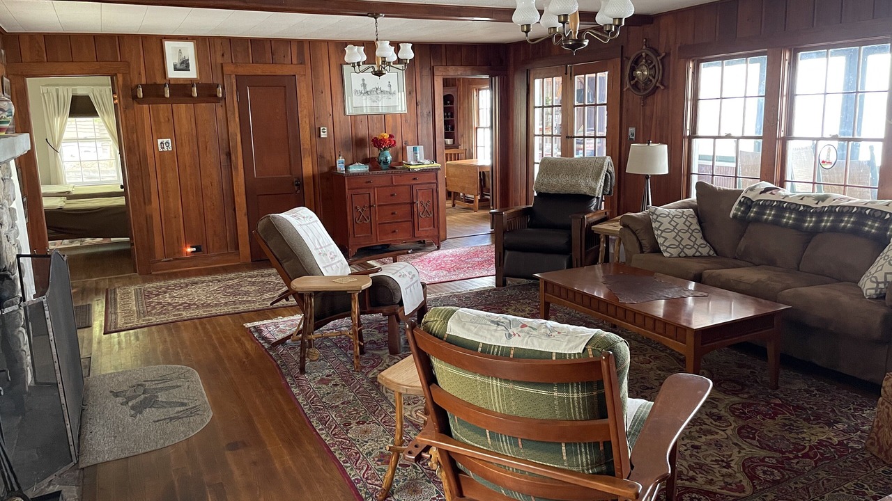 Photo of Livingroom in Town of Chesterfield