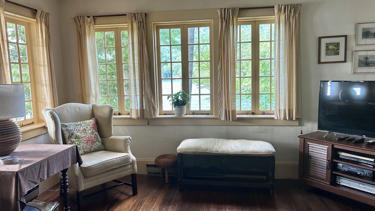 Photo of Livingroom in Glenburnie