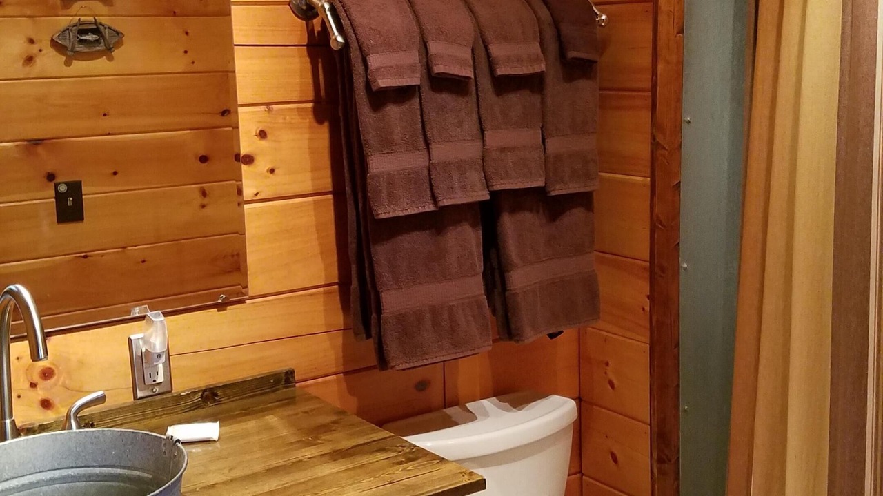 Photo of Bathroom in Pearisburg