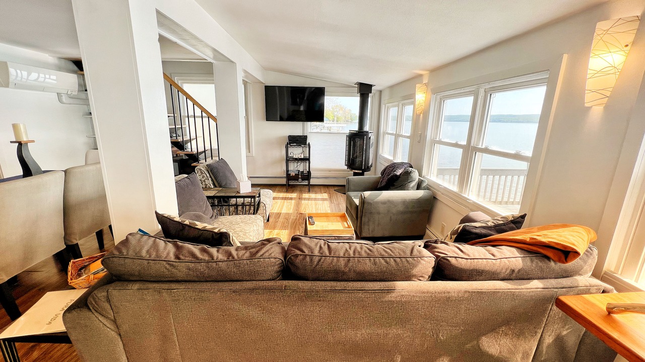 Photo of Livingroom in King Ferry