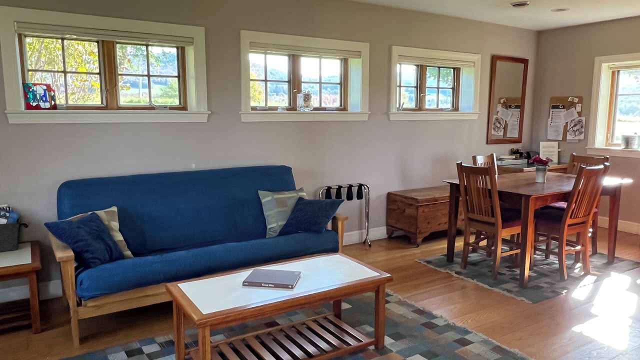 Photo of Livingroom in Lyndon Center