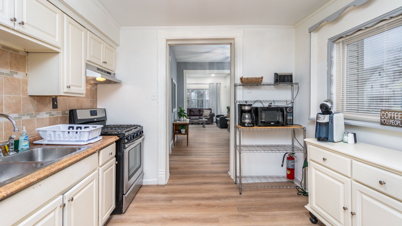 Photo of Kitchen in Front Park