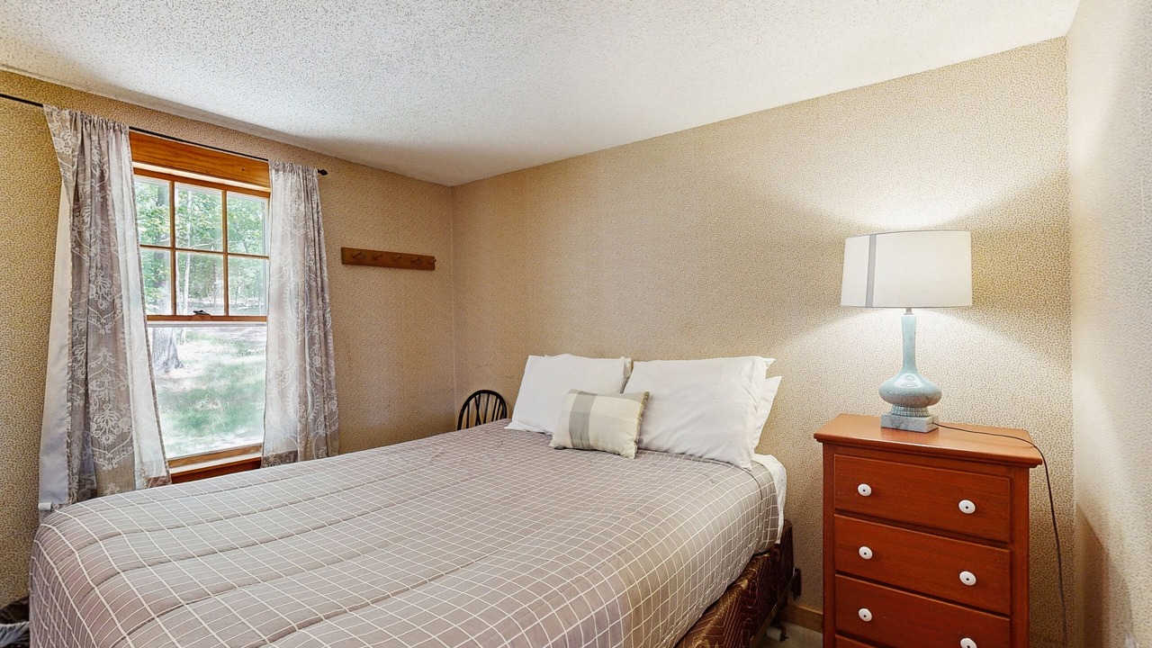 Photo of Bedroom in Freedom