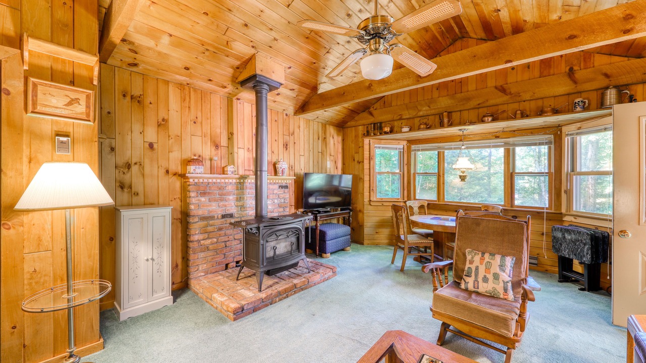 Photo of Livingroom in Brant Lake