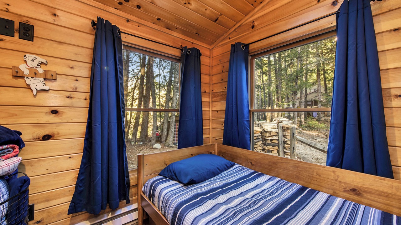 Photo of Bedroom in Kezar Falls