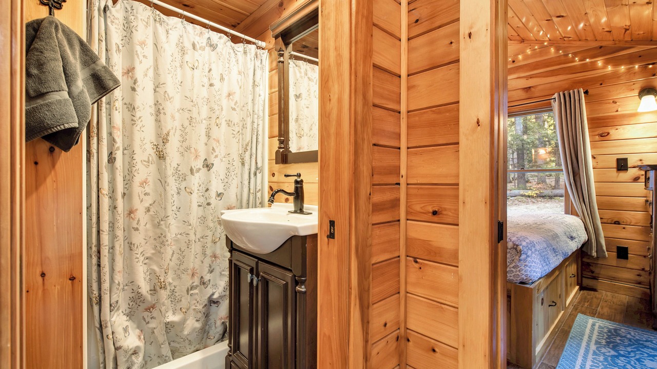 Photo of Bedroom in Kezar Falls