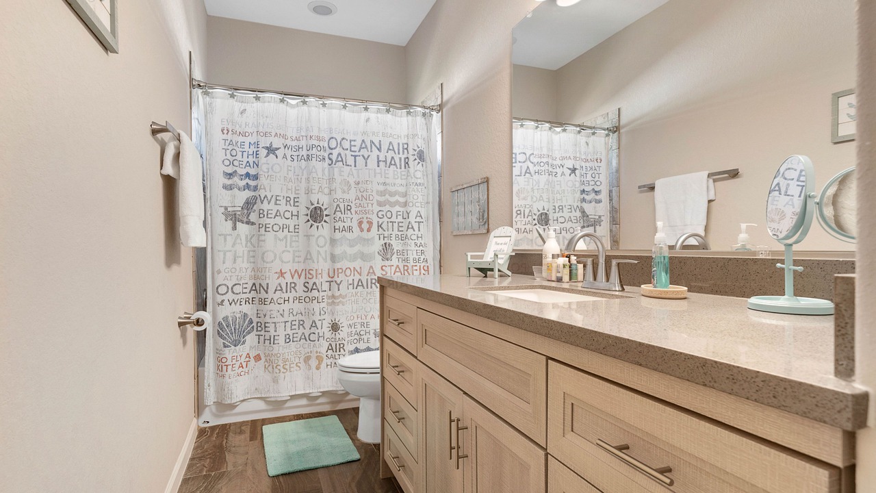 Photo of Bathroom in Pirates Beach