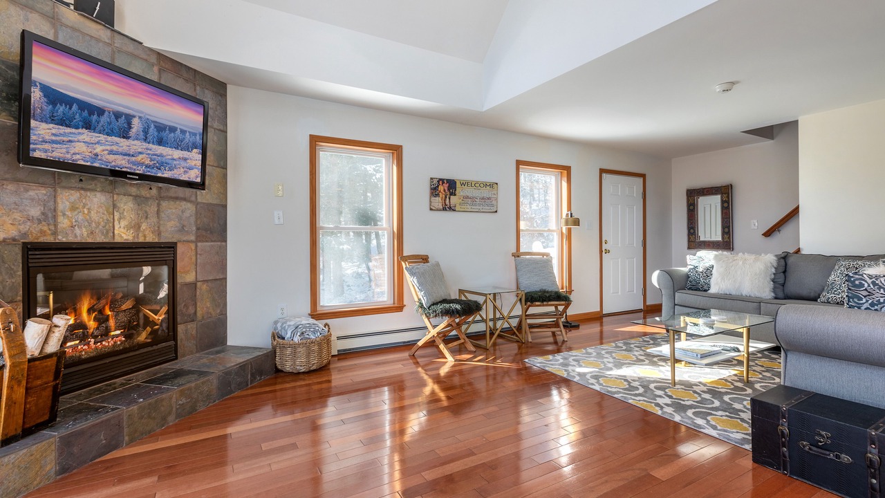 Photo of Livingroom in Bridgewater Corners