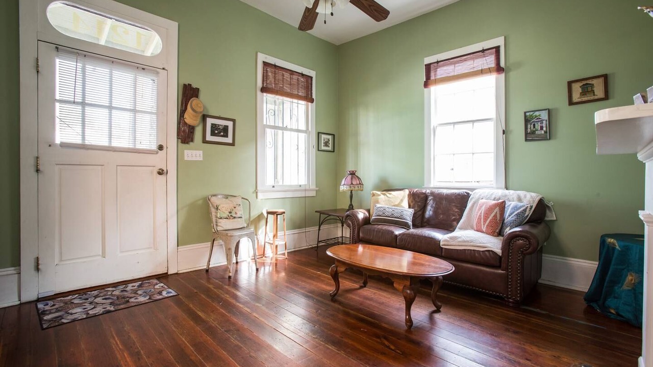 Photo of Livingroom in Seventh Ward