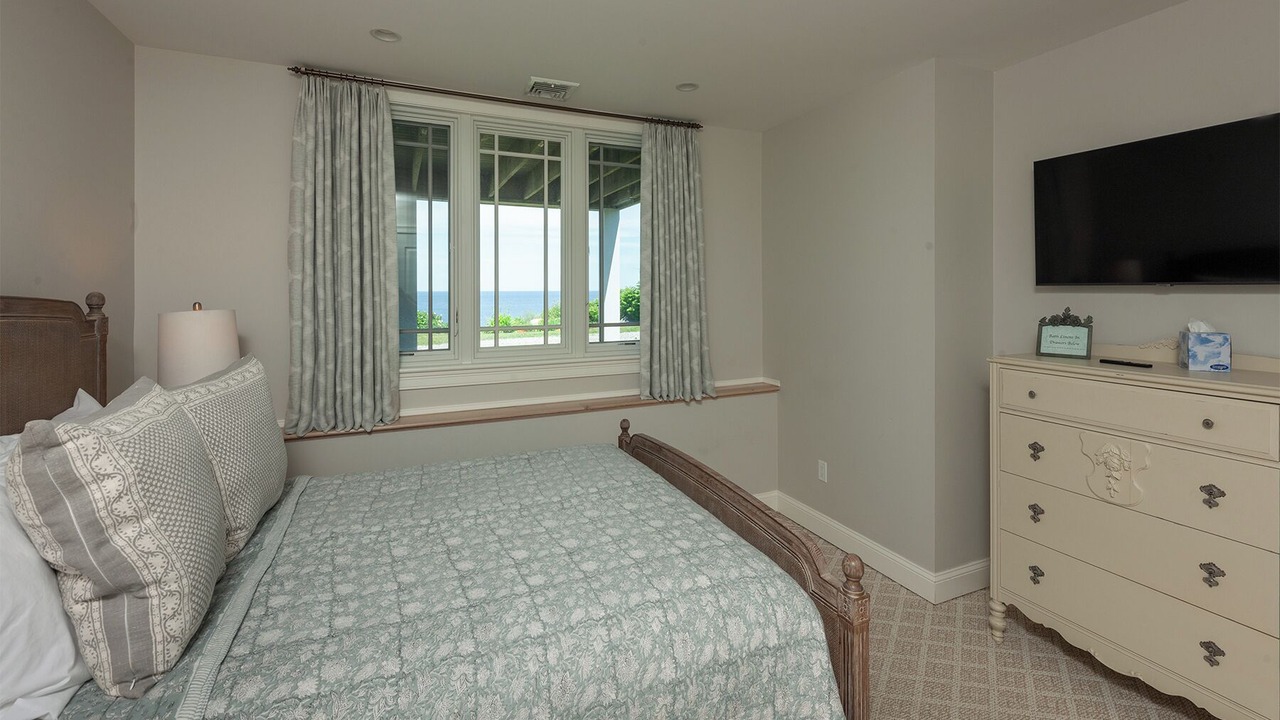 Photo of Bedroom in York Beach