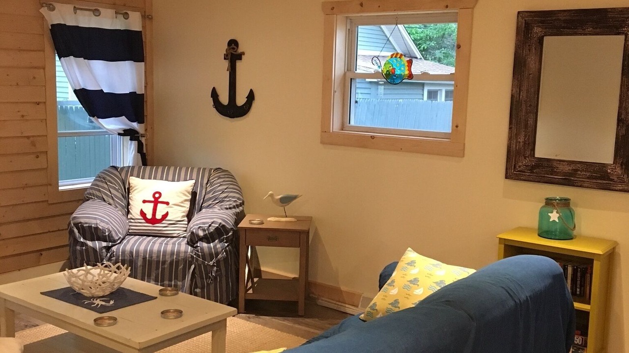 Photo of Livingroom in Lake Erie Beach