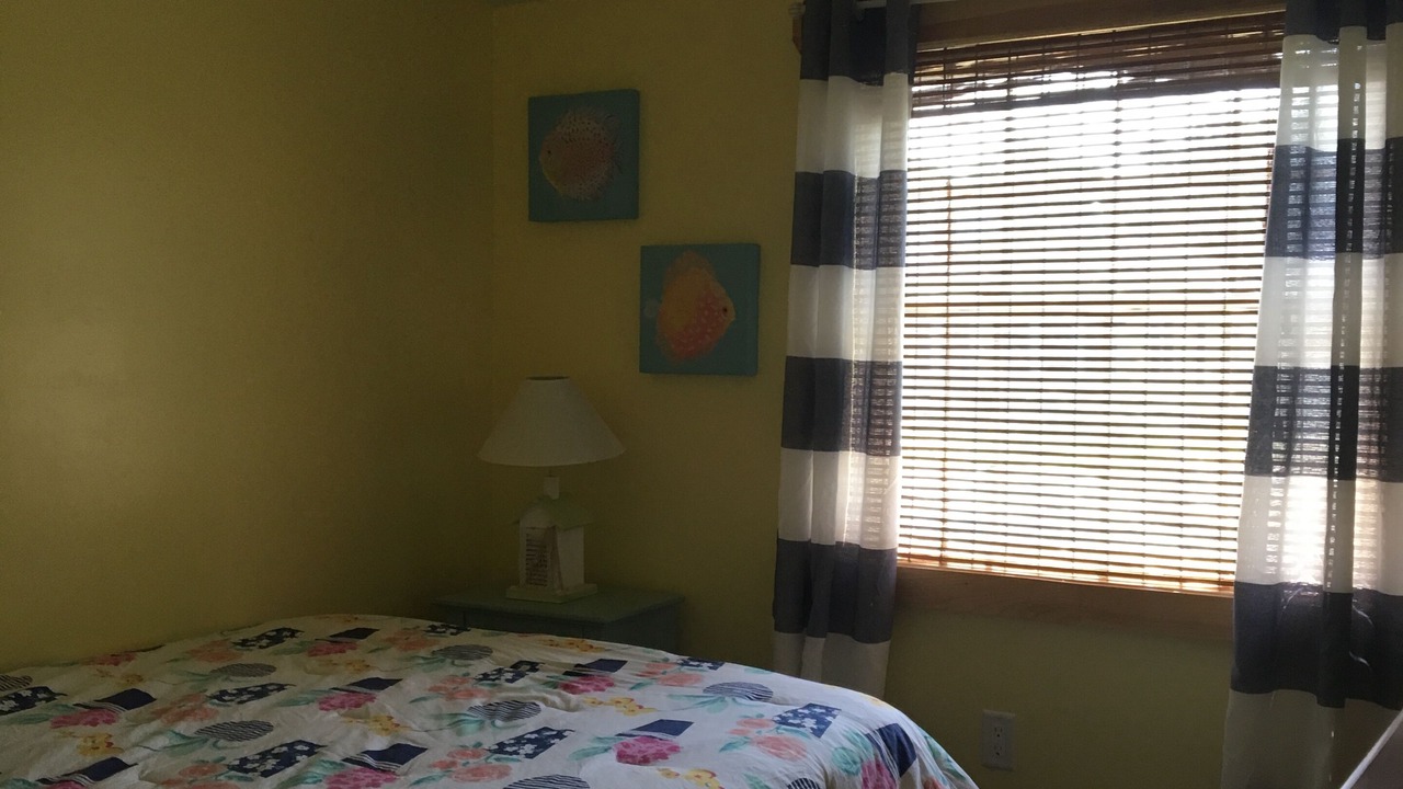 Photo of Bedroom in Lake Erie Beach