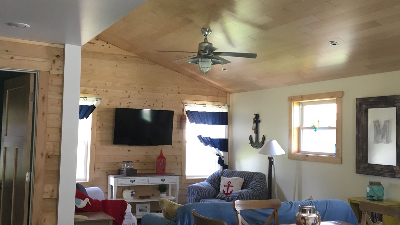 Photo of Livingroom in Lake Erie Beach
