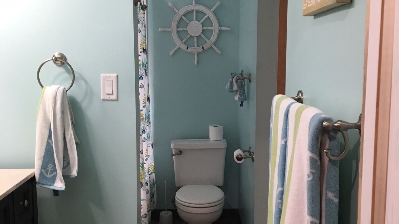 Photo of Bathroom in Lake Erie Beach