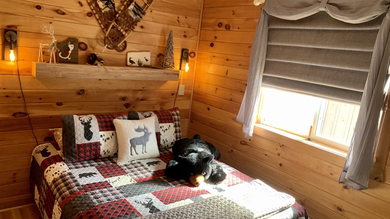 Photo of Bedroom in Blue Mountain Lake
