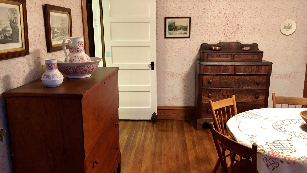 Photo of Bedroom in Lakemont