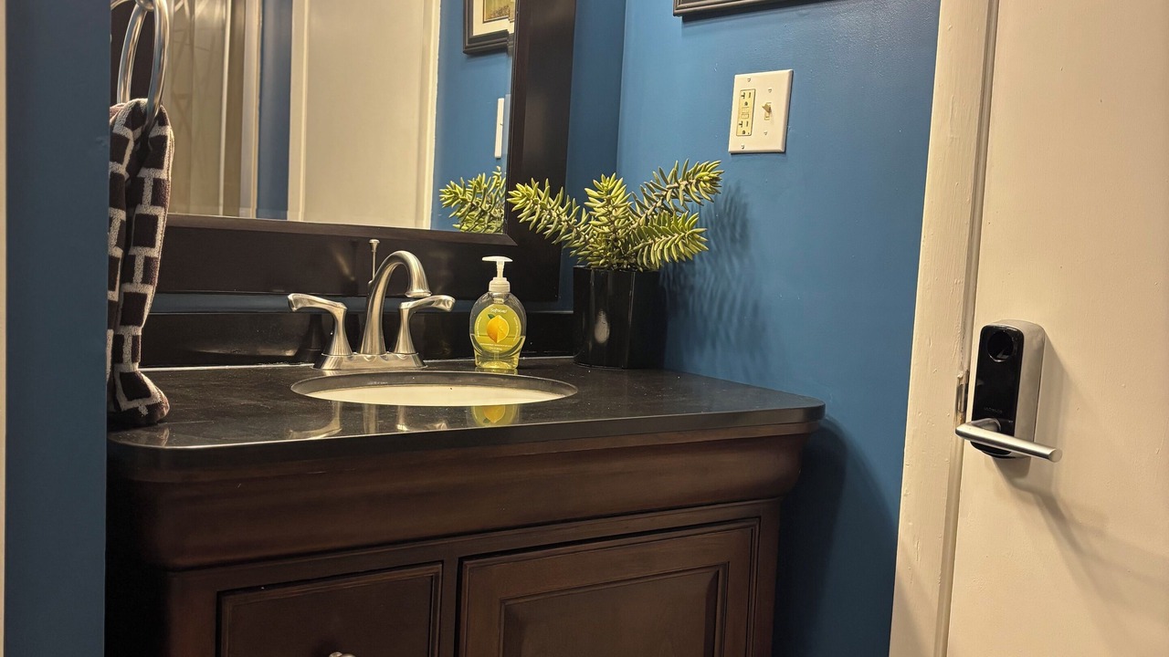 Photo of Bathroom in Newport Center