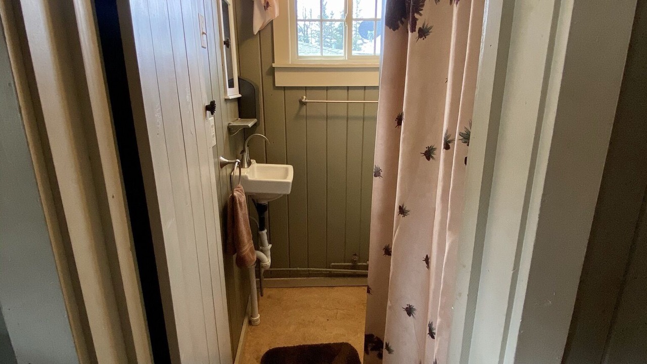 Photo of Bathroom in Pittsburg