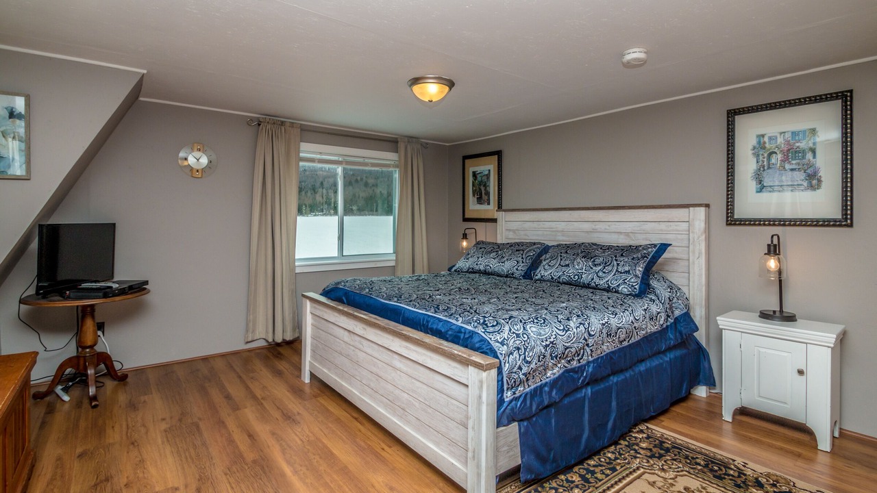 Photo of Bedroom in Lunenburg