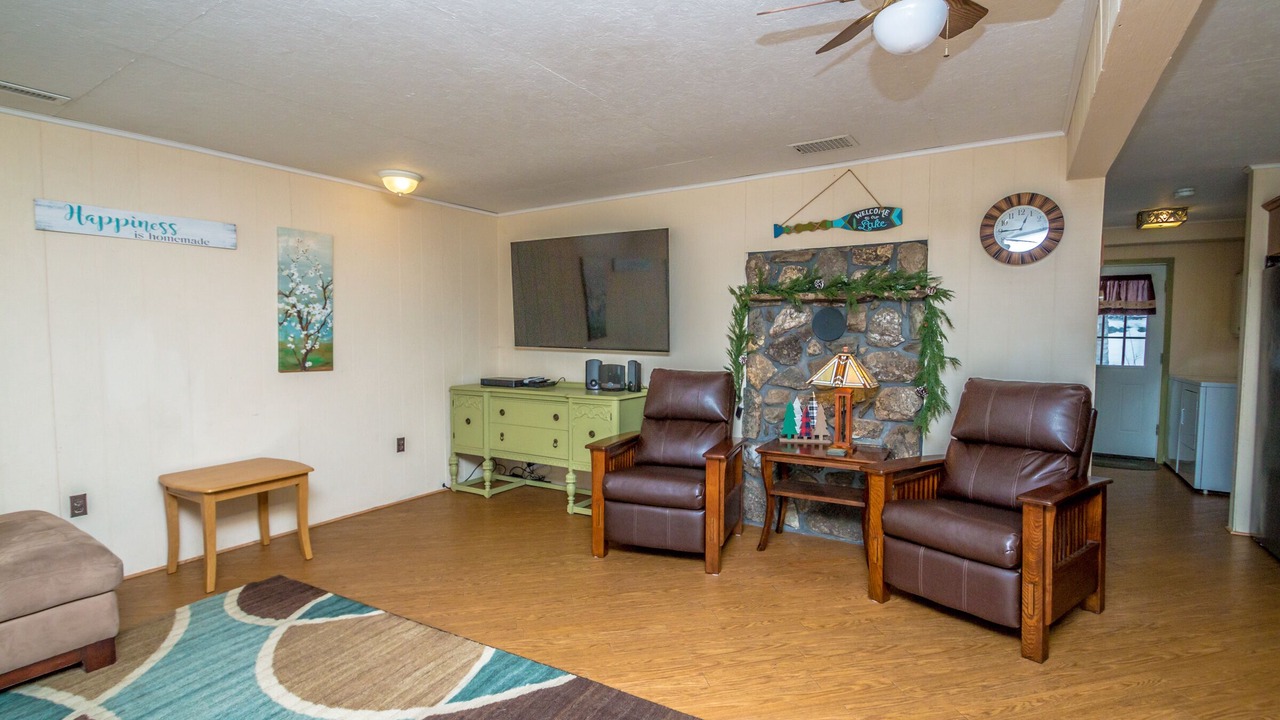 Photo of Livingroom in Lunenburg