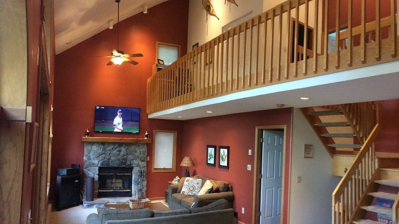 Photo of Livingroom in McHenry