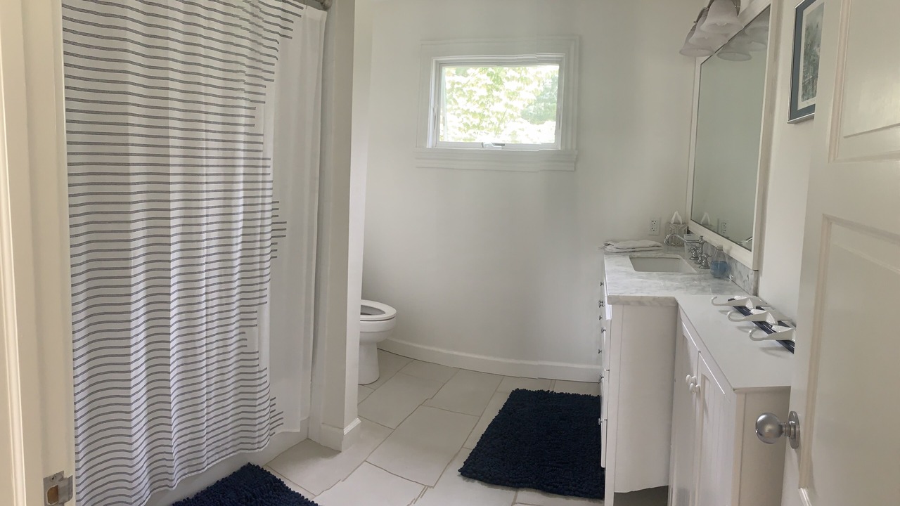 Photo of Bathroom in Shinnecock Hills