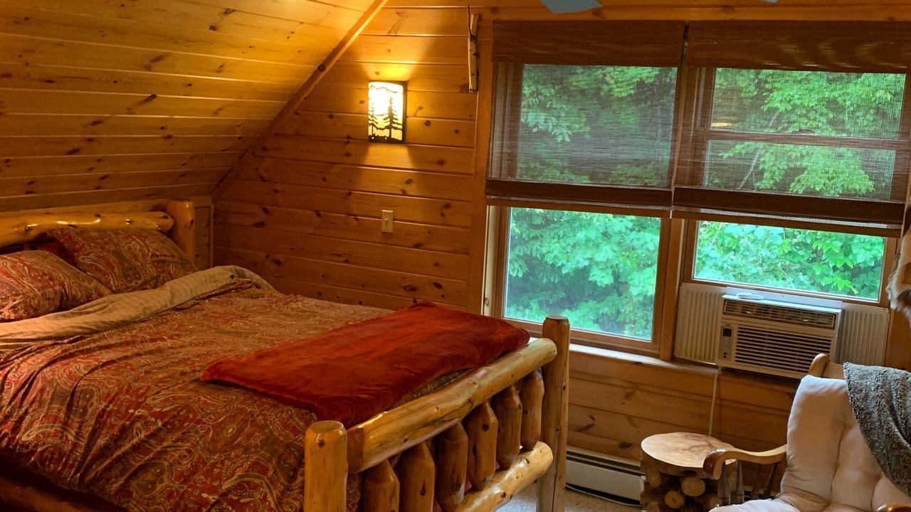 Photo of Bedroom in Greenwood