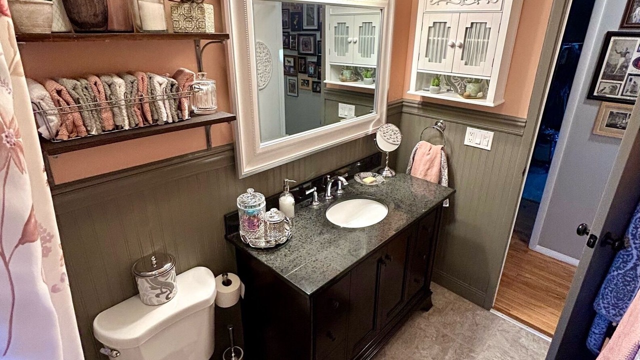 Photo of Bathroom in Geyser Crest