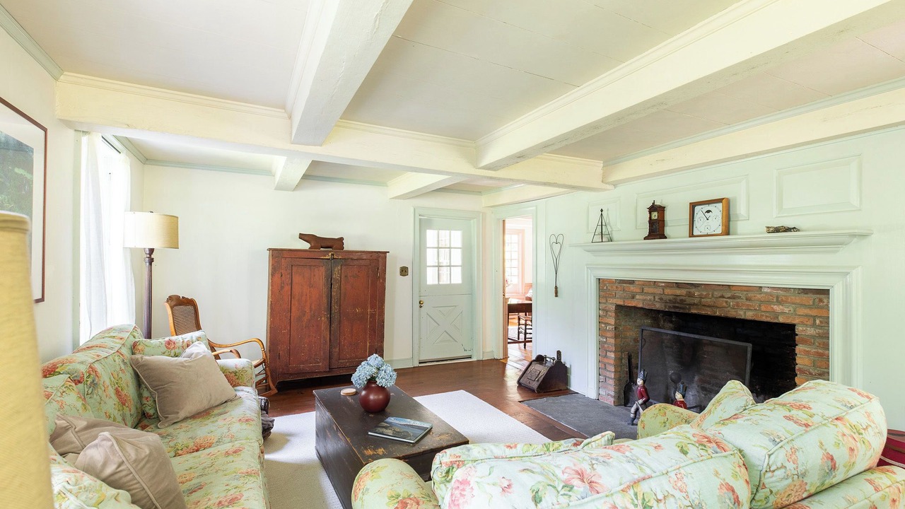Photo of Livingroom in Accord