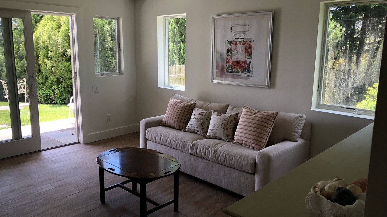 Photo of Livingroom in Hampton Bays